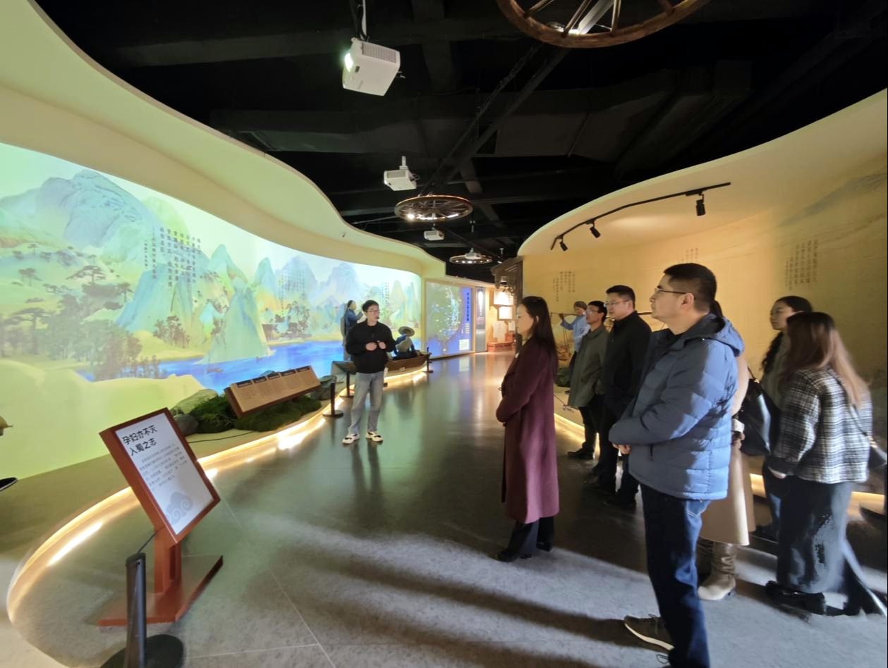 教育科学学院赴洛带家风馆开展“清风润初心 家风砺使命...